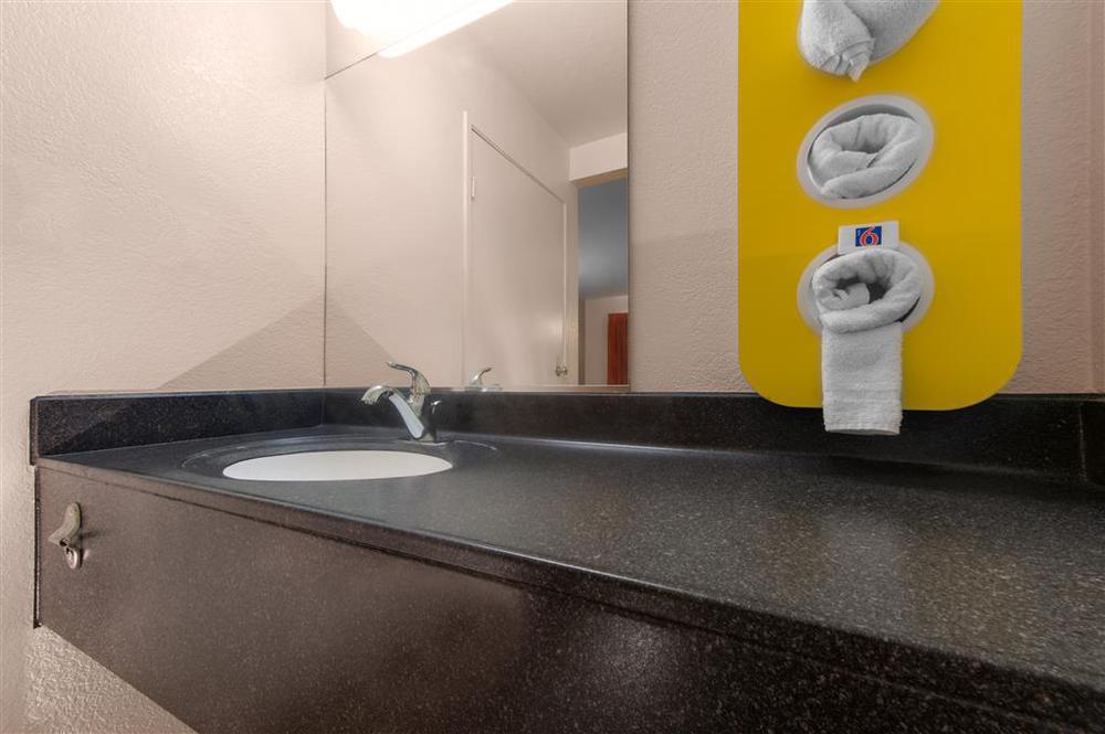 Motel 6-Wethersfield, Ct - Hartford Room photo